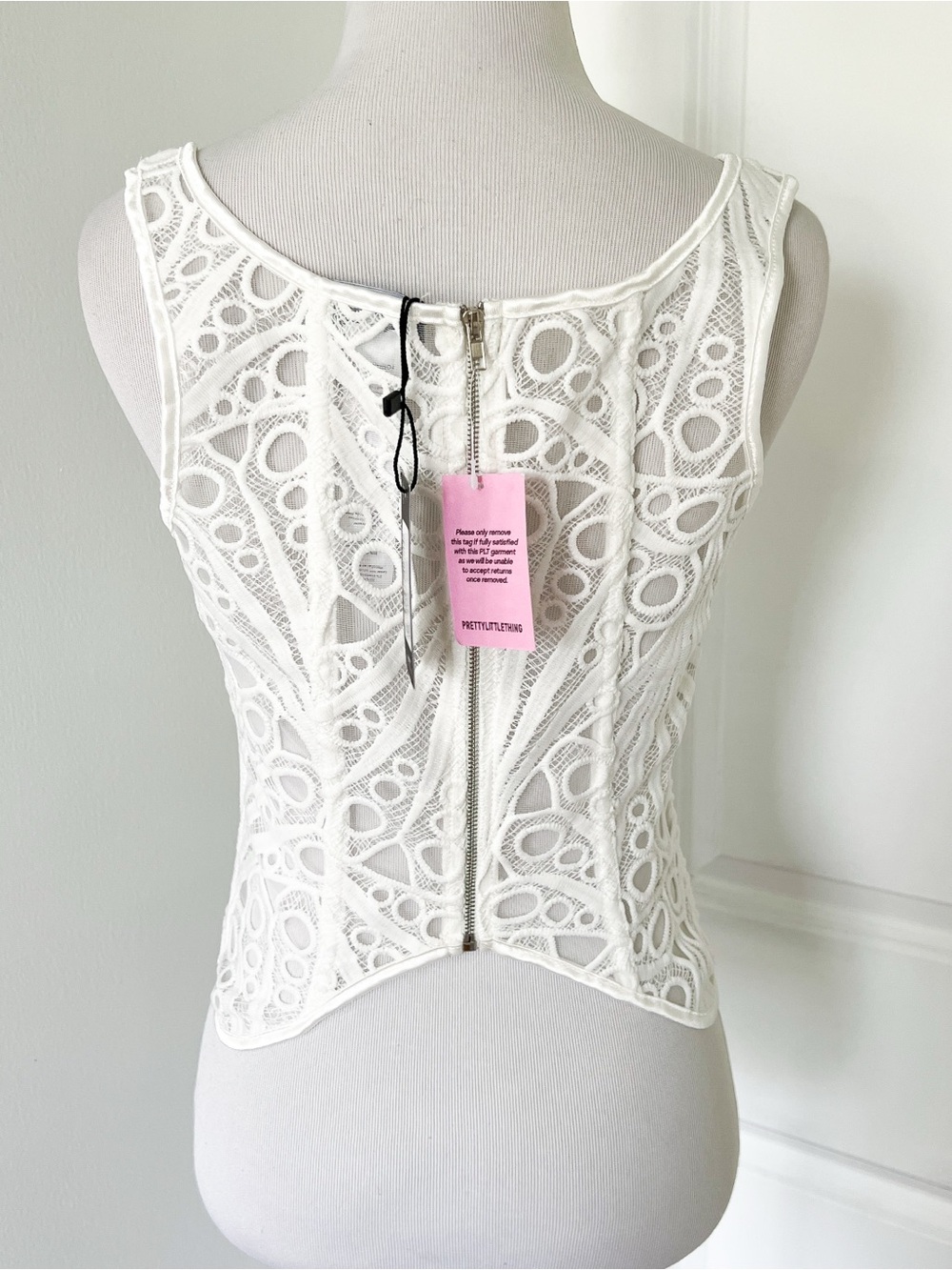 PrettyLittleThing White Lace Scoop Neck Corset Camisole - Size 8 - Picture 3 of 4